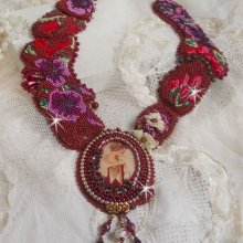 Art'D Haute-Couture necklace embroidered with different colored seed beads and Swarovski crystal pearls